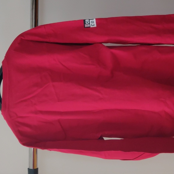 Canadian Red Souvenir Shirt - Picture 3 of 4